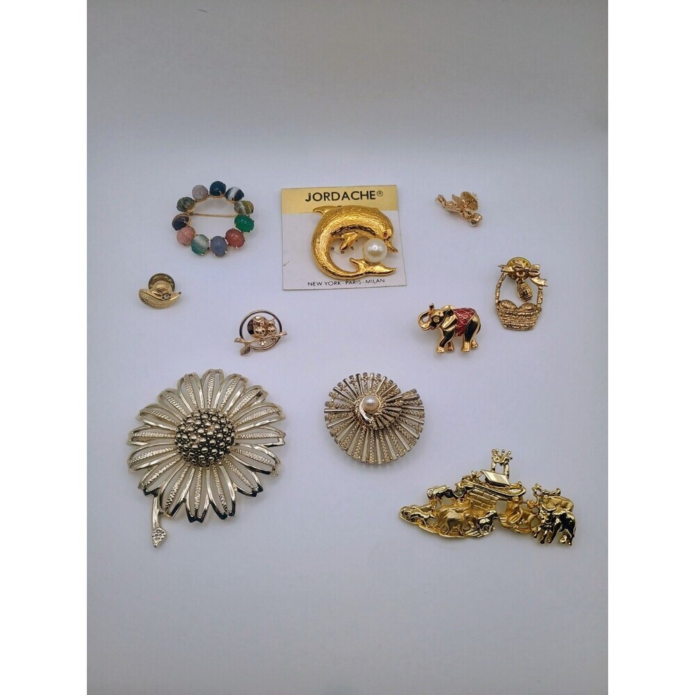 Lot Of 10 Vintage Gold Tone Signed Brooches Avon, Sarah, Jordache, Stone